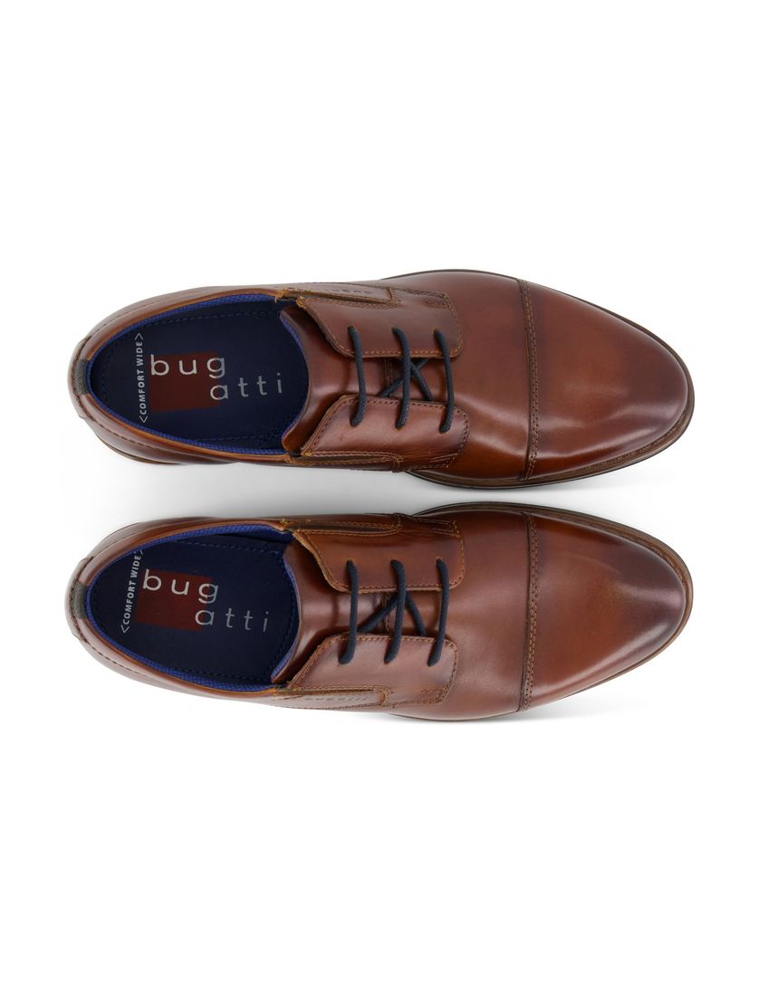 Bugatti veterschoenen bruin leer effen