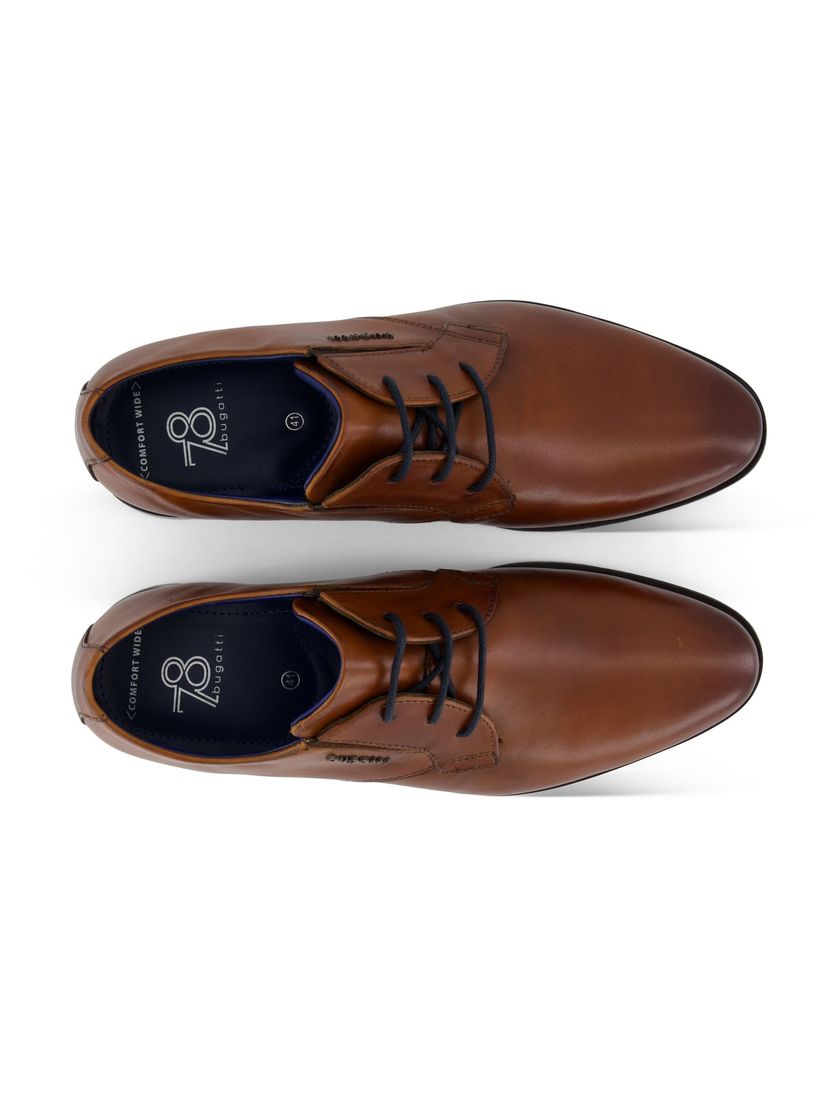 Bugatti veterschoenen bruin leer effen