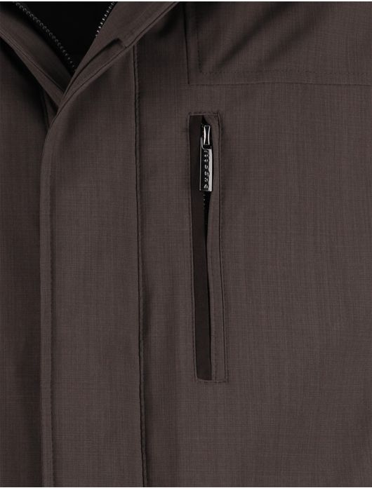 Bugatti tussenjas bruin