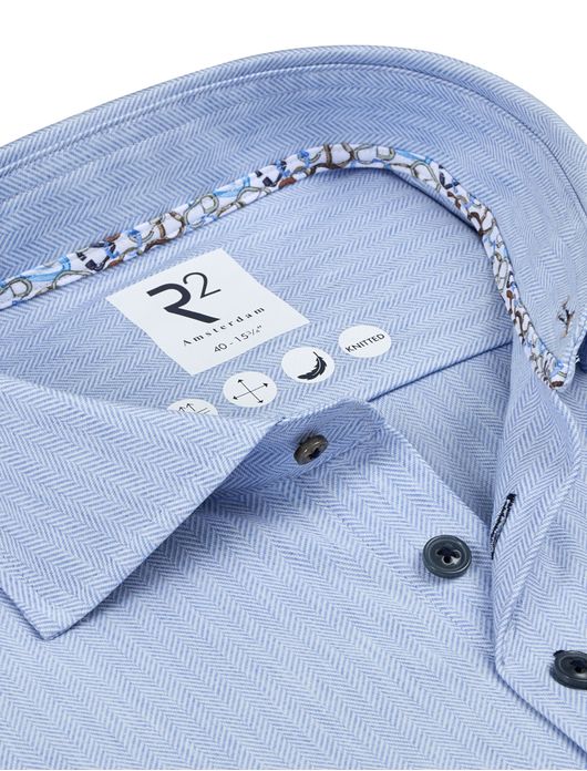R2 knitted overhemd lichtblauw effen