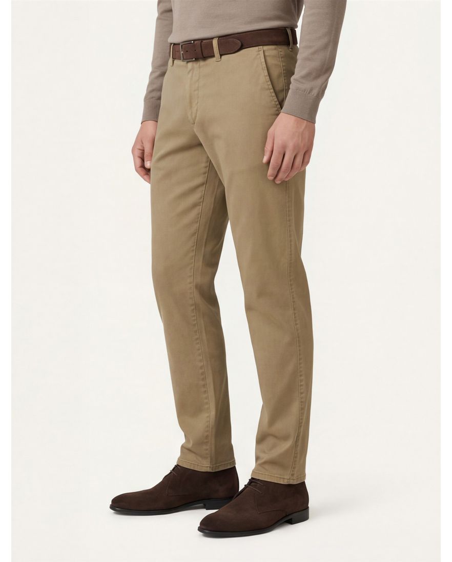 COM4 Modern Chino Pantalon chino bruin