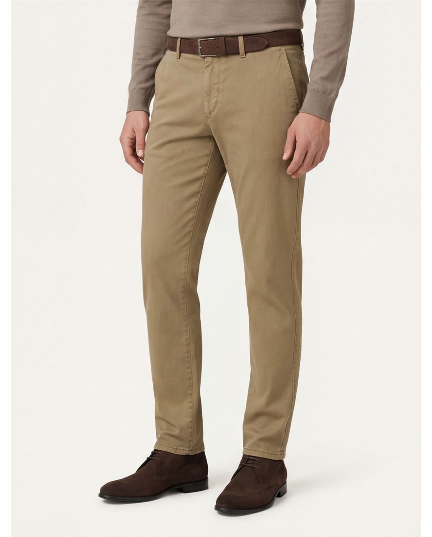 COM4 Modern Chino Pantalon chino bruin