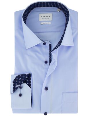 Eterna Overhemd Eterna Comfort Fit lichtblauw strijkvrij donkere knoop