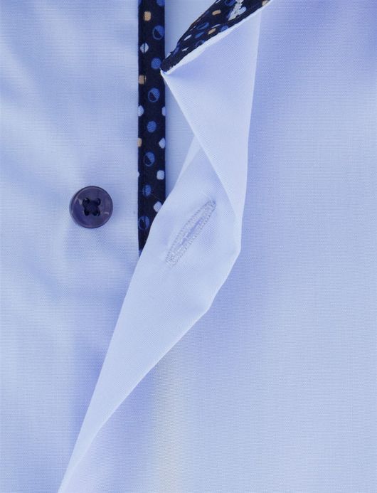 Eterna Comfort Fit Overhemd lichtblauw donkere knoop strijkvrij