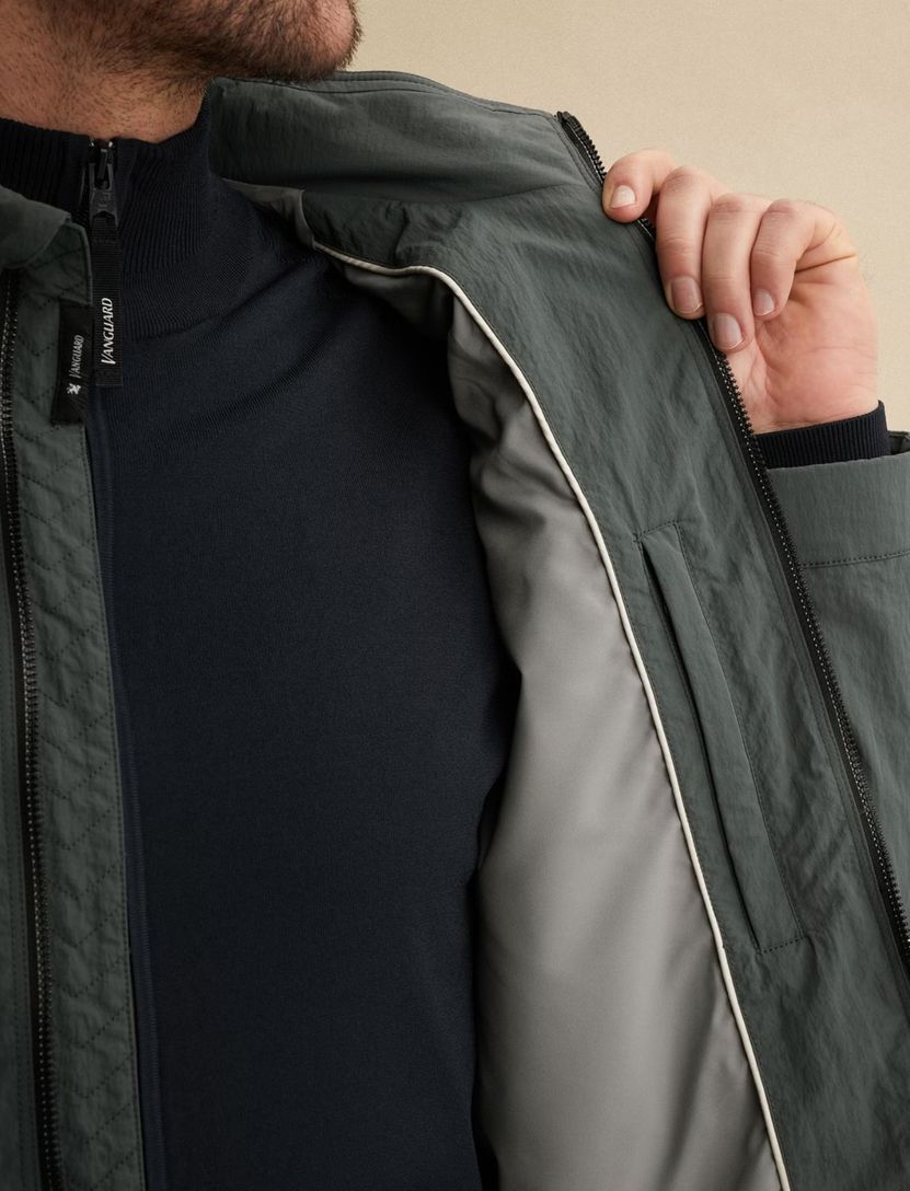 Tussenjas Vanguard groen borstzak normale fit