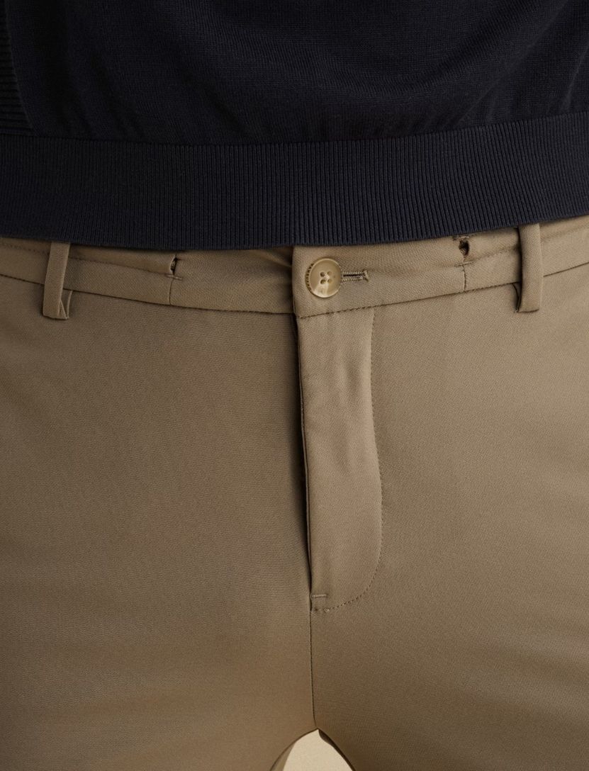 Chino Vanguard V12 khaki stretch