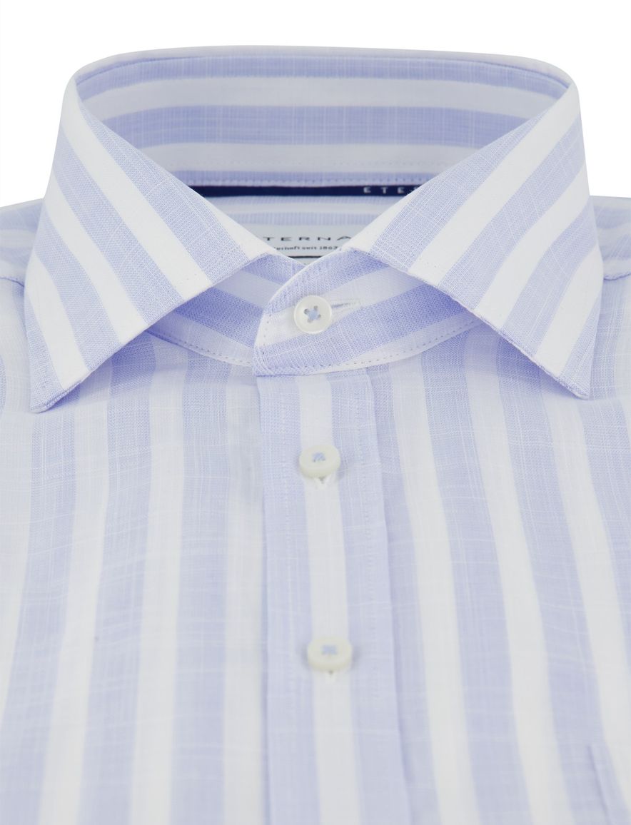 Wijde fit overhemd Eterna lichtblauwe strepen korte mouw