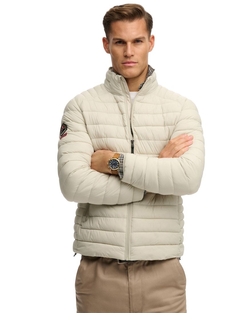 Creme gewatteerde Superdry jas regular fit