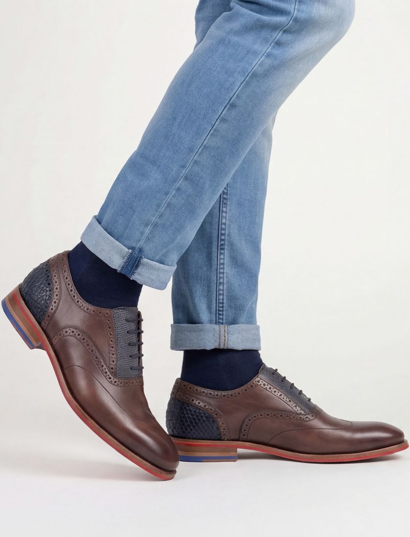 Donkerbruine Floris van Bommel veterschoenen leer